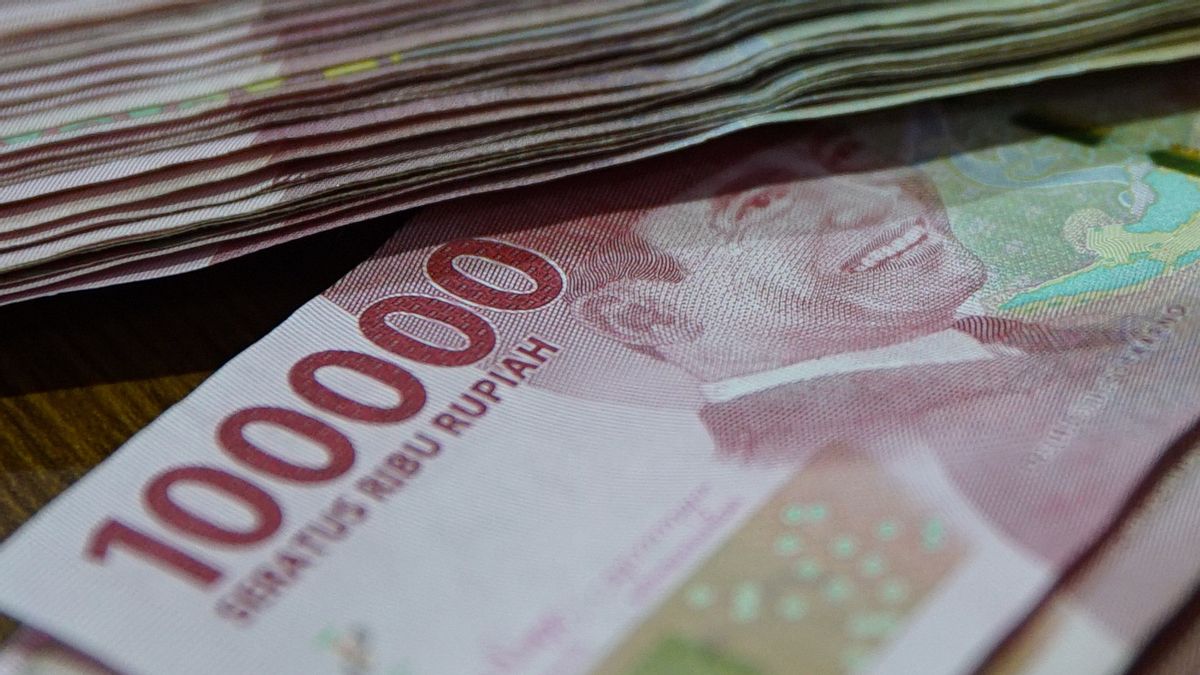 Rupiah Strengthens At The Beginning Of The Week Opens 65 Points To IDR 14,370 Per US Dollar