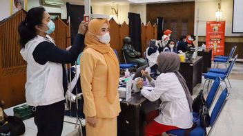 Hundreds Of Women Members Of Central Jakarta Satpol PP Undergo IVA Examination, Anticipating Cervical Cancer
