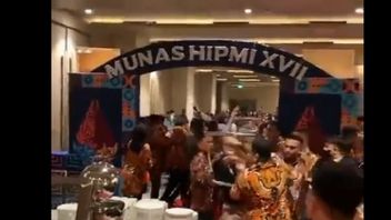 HIPMI主席的选举被打斗染上了色彩：印度尼西亚领导人候选人民主理解的坏例子