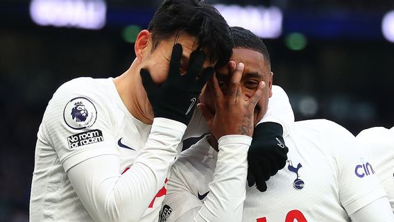 Cukur Newcastle 5-1,  Tottenham Naik ke Peringkat 4