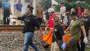 Terobos Palang Perlintasan, Siswi SMK Tewas Tertabrak Kereta