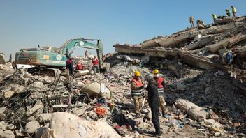 土耳其地震一周后，九人从建筑物的废墟中获救，死亡人数超过4万人