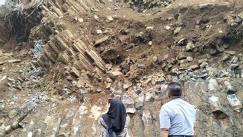 Ahli Geologi Duga Gundukan Batu di Padang Pariaman Sumbar Kekar Kolom