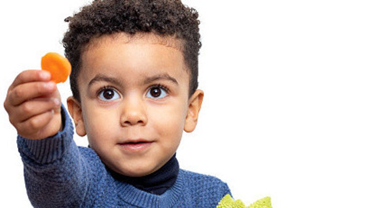 7 عناصر غذائية مهمة للأطفال تساعد على تحسين ذكاء الدماغ