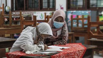 Schools In Yogyakarta Again Implement Fully Online Learning
