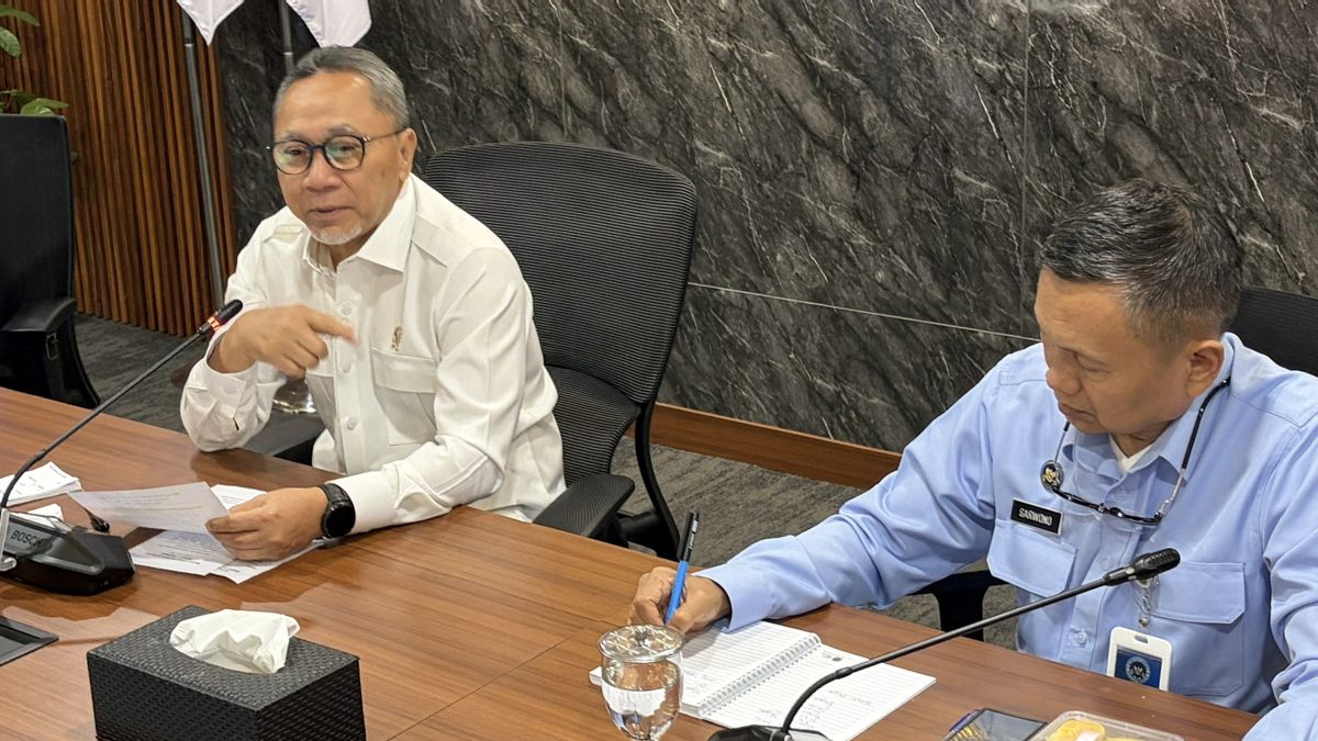 Soroti Jajanan Manis di Sekolah, Zulhas Kaji Label Peringatan Gula Tinggi di Kemasan