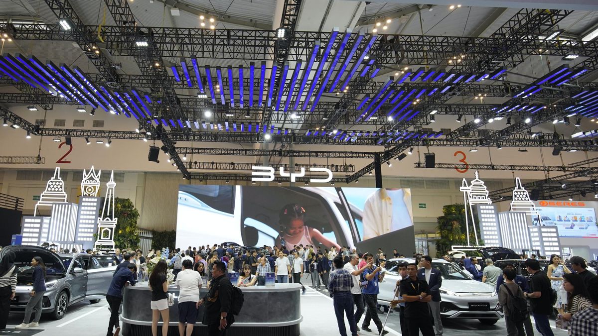 ظهرت لأول مرة في GIIAS 2024 ، وكتبت BYD طلبا من 2,920 وحدة سيارة