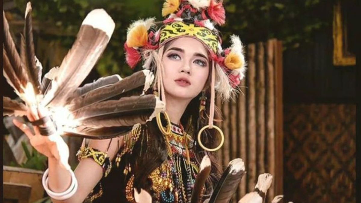 10 لغات تستخدمها قبيلة داياك في أرض كاليمانتان
