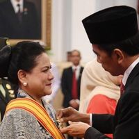 Kontroversi Iriana Jokowi: Ibu Negara yang Dapat Bintang RI Adipradana dari Suaminya