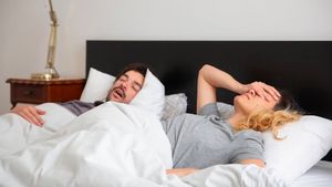 Dokter Ingatkan Pakai Plester Mulut Bukan Solusi Atasi Mendengkur saat Tidur