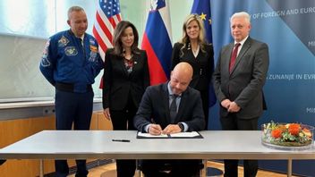 月面探査ミッションを支援するスロベニアのアルテミス協定の署名