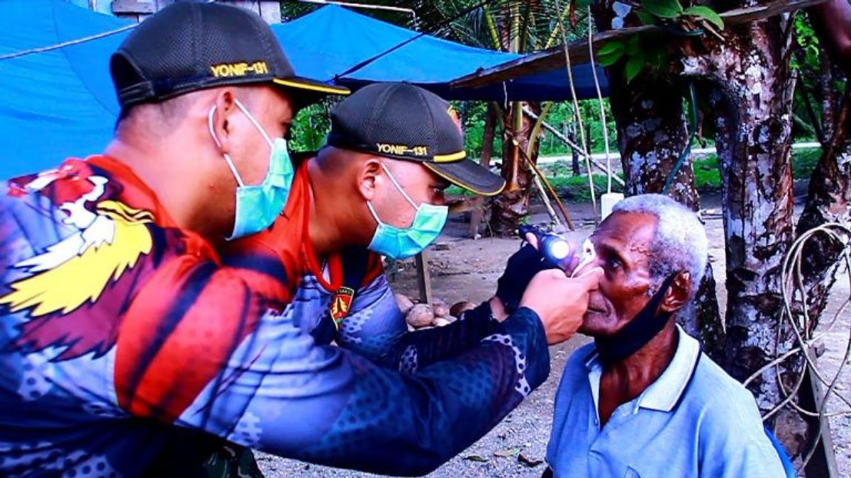 The National Armed Force Assists Operation For Jayapura Resident Who Has Suffered From Cataracts For 10 Years