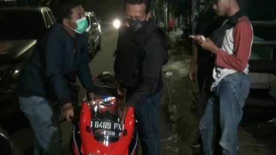 Dor! Polisi Bubarkan Balap Liar di Duren Sawit, Pelaku Mengelak <i>Ngetes</i> Habis Bongkar Motor