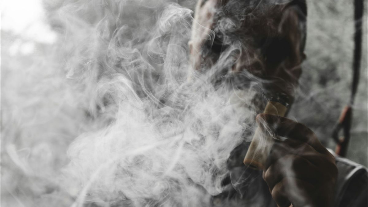 Kemenkes Serukan Larangan Jual Rokok ke Usia di Bawah 21 Tahun
