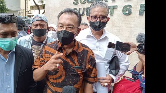 Modal Dokumen Kajian, ProDem Akan Laporkan Luhut-Erick Thohir Soal Kolusi dan Nepotisme Bisnis PCR