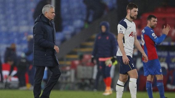 Kehilangan Dua Poin akibat Blunder Lloris, Mourinho Ogah Salahkan Kipernya