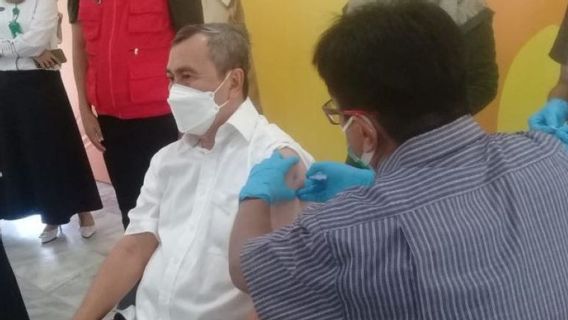 Can Vaccine Booster，Riau Syamsuar州长：根据Jokowi总统的指示
