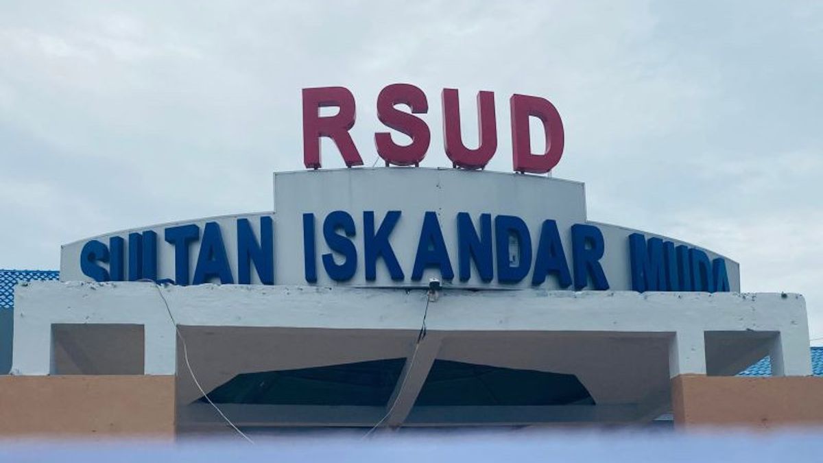 Police Investigate The Collapsed Ceiling Of Sultan Iskandar Muda Hospital, Nagan Raya