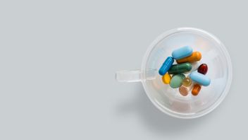 وزير الصحة: شركة فايزر تصدر منتجات أدوية مضادة للفيروسات ادعى منافسو مولنوفيرابيربير أنهم أكثر فعالية