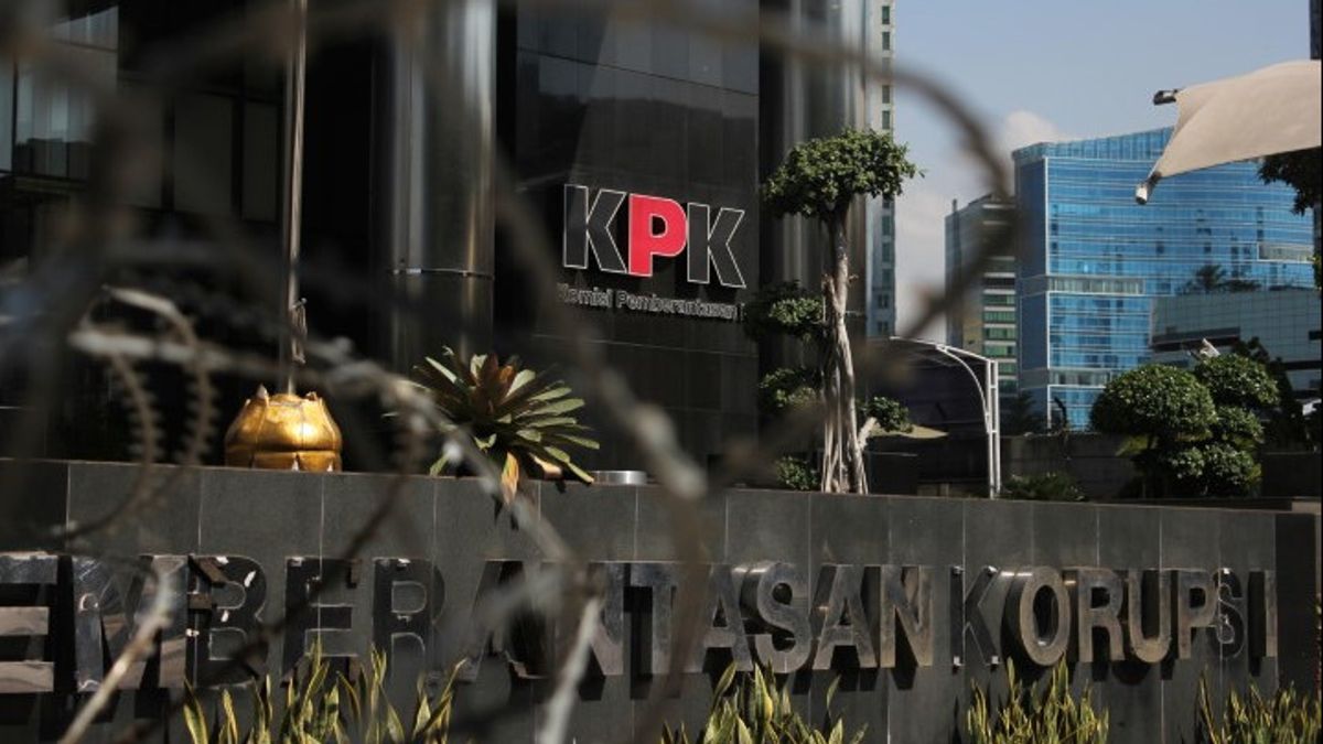 KPK 审查西爪哇 DPRD 成员关于在 Indramayu 贿赂项目安排的问题
