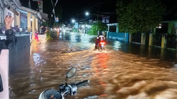 1,129 名居民受 Cikalumpang 河洪水影响，逃离到万丹省