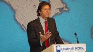 Habis Disuntik Vaksin, Perdana Menteri Pakistan Imran Khan Positif COVID-19