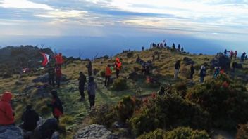 2.065 Pendaki Upacara Bendera di Gunung Bawakaraeng Sulsel