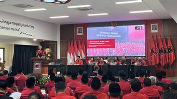 Pembekalan Kepala Daerah PDIP, Ganjar Pamer Semarang-Surabaya Jalankan Sekolah Swasta Gratis