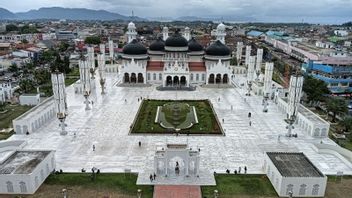 PON XXI活动,Baiturrahman Aceh大清真寺 ramai外国游客参观