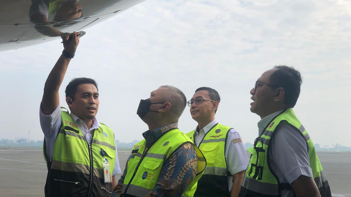 ドゥディ運輸大臣がソエッタ空港で航空機耐空性検査を実施