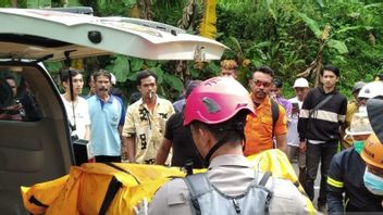 حزن من سيبينونج ، فريق البحث والإنقاذ يعثر على جثة زوج وزوجة جرها نهر سيبوجو بعد 4 أيام من البحث