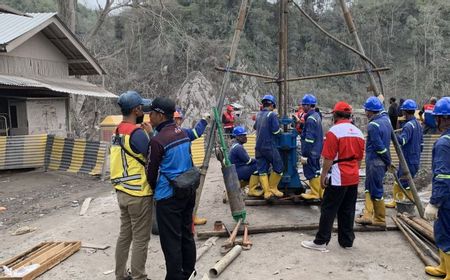 Tim PUPR Ambil Contoh Tanah untuk Perbaiki Jembatan Gladak Perak Lumajang yang Hancur Diterjang Lahar Erupsi Semeru