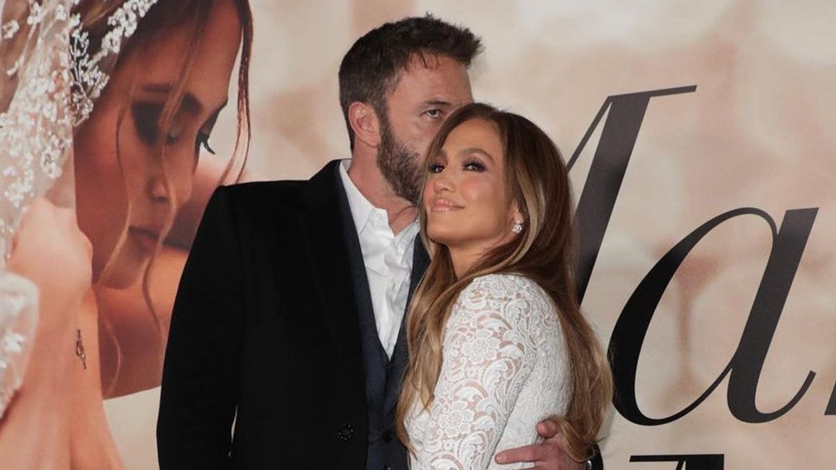Jennifer Lopez And Ben Affleck Are Officially Married With Simple Wedding
