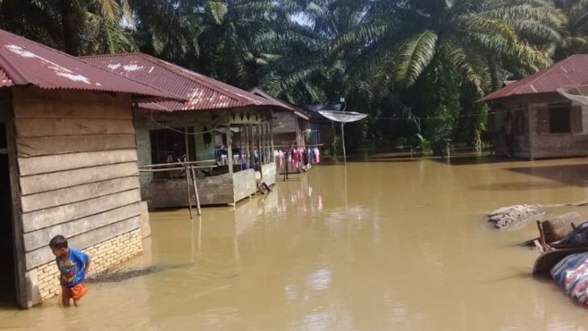 Banjir di Tapanulis Selatan akibat Luapan Sungai Batang Toru 