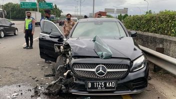 'Saya Masih Kerja Kok', Jawaban Sopir Mercedes-Benz yang Lawan Arus di JORR Saat Ditanya Lokasi Kerjanya