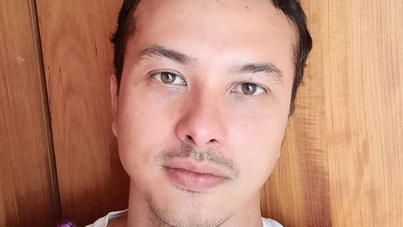 Nicholas Saputra Télécharge Des Photos De Femmes, Warganet: Otw A Le Cœur Brisé En Congrégation