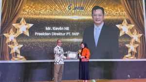 IWIP Raih Golden Leader JMSI Awards atas Komitmen Pengembangan SDM di Maluku Utara