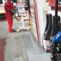 Siap-siap Mulai September, Mobil Dinas TNI, Polri, dan BUMN Bakal Dilarang Isi Pertalite