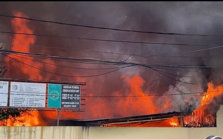 Ratusan Murid SDN 01 Pondok Bambu Tetap Ikuti KBM dan Mengungsi di SDN 07