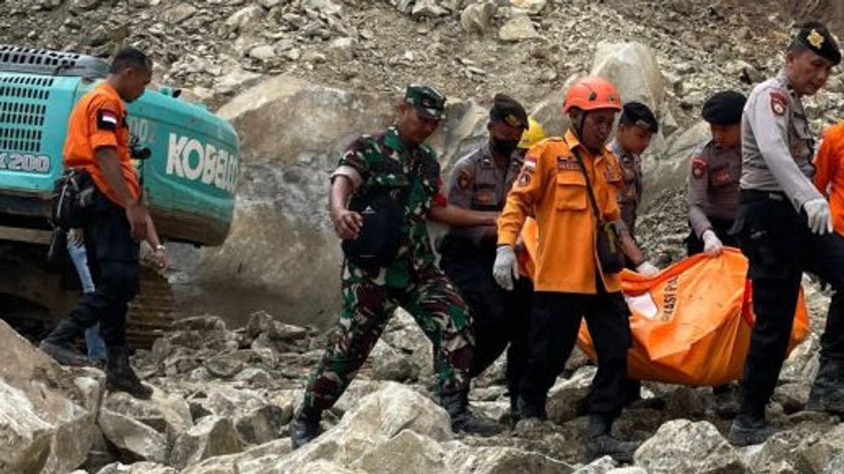 العثور فريق البحث والإنقاذ على 5 ضحايا لقوا حتفهم نتيجة للانهيارات الأرضية على جبل الحصان