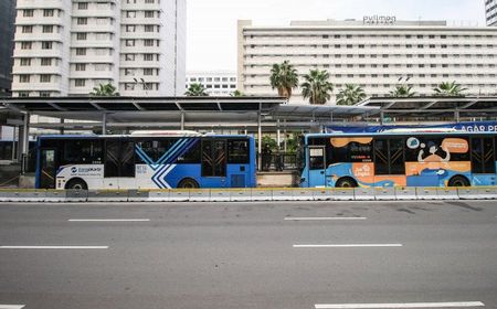 Polisi Cek CCTV Lacak Pengendara Mobil Porsche Terobos Busway di Gandaria