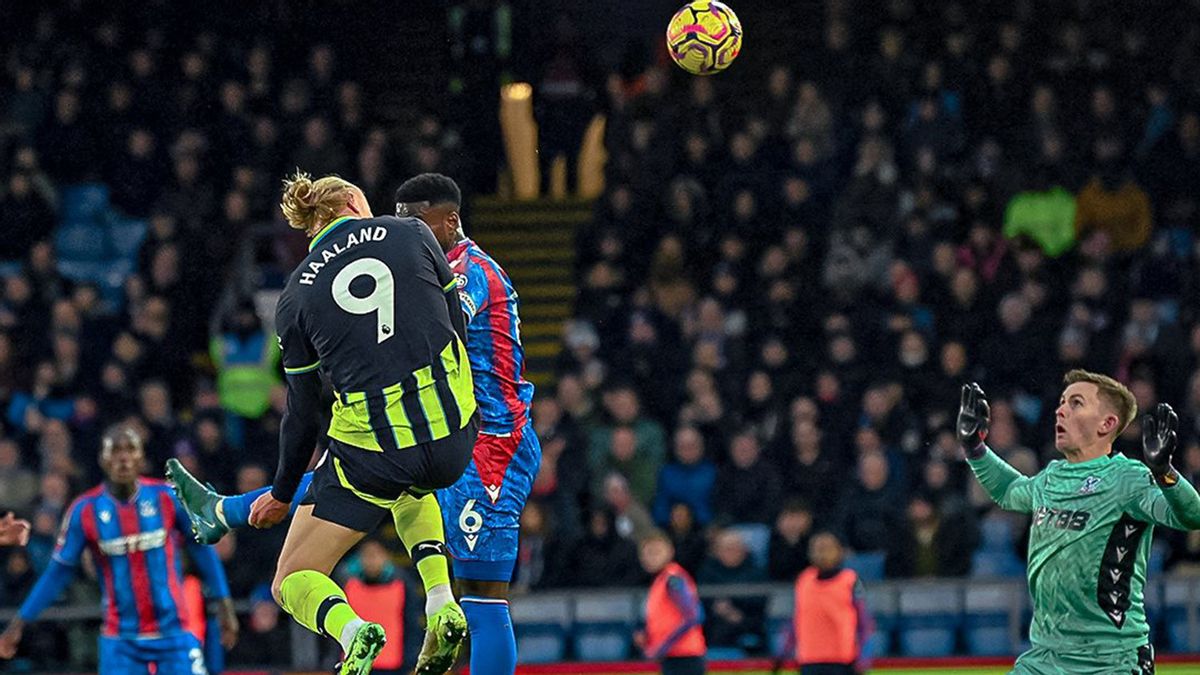 Selamatkan Man City Dari Kekalahan Lawan Palace, Rico Lewis Malah Dapat Kartu Merah