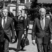 Prancis Sindir 'Celotehan' Rutin Biden ke Putin: Seperti Menambahkan Minyak ke Api