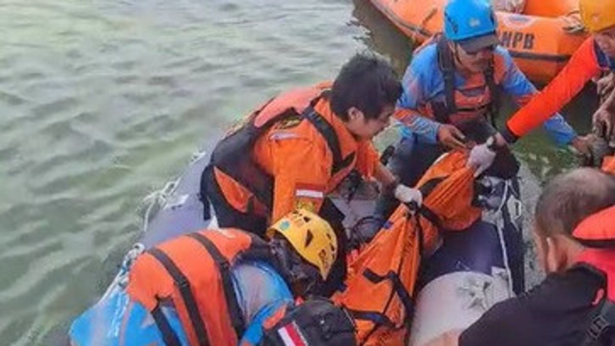 A Teenager Missing In Rawa Gede Lake When Helping Drowned Elderly Has Been Found, 4 Meters At The Bottom Of The Lake