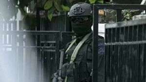 Densus 88 Geledah Rumah Terduga Teroris di Kabupaten Bandung