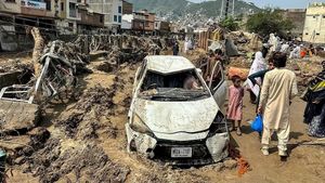 Banjir Mematikan Pakistan Tewaskan  300 Orang Lebih, Operasi Pencarian Dilanjutkan