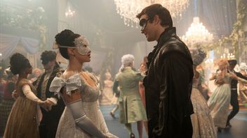 Sinopsis Serial <i>Bridgerton 4 Part. 1</i>: Luke Thompson dan Yerin Ha Jadi Pasangan Baru