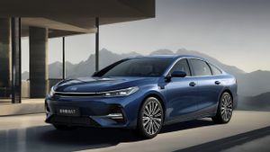 Geely Buka Pra Penjualan Galaxy A7, Sedan PHEV dengan Jarak Tempuh 2.100 Km