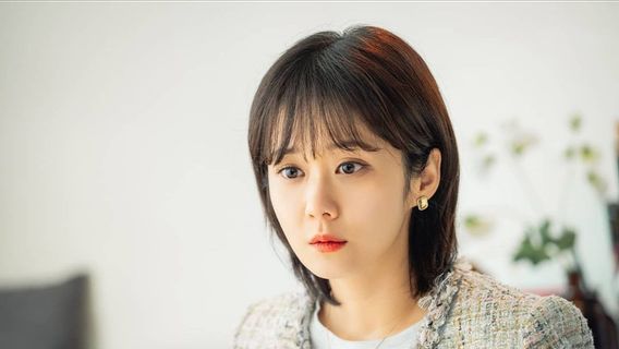 Jang Nara dan Jung Yong Hwa CNBLUE Beradu Peran dalam Drakor <i>Daebak Real Estate</i>