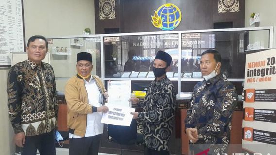 Réalisant La Promesse De Jokowi, BPN Remet Des Certificats Fonciers Pour La Mosquée Waqf à Aceh